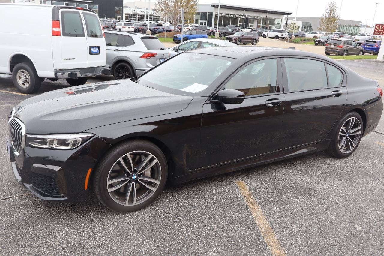 Used 2022 BMW 750i xDrive w/ Executive Package AWD/4WD image 4