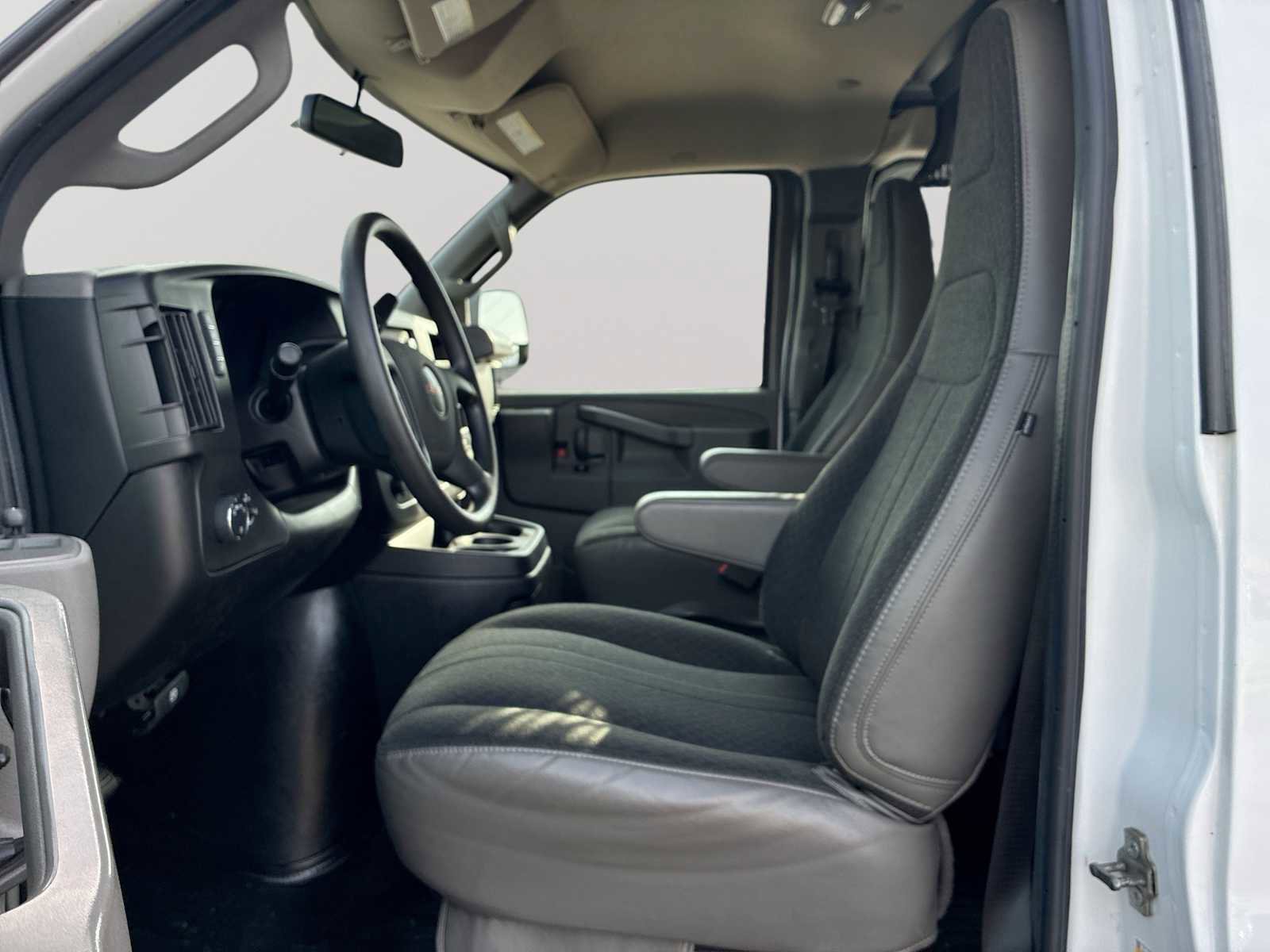 Certified 2022 GMC Savana 2500 image 18