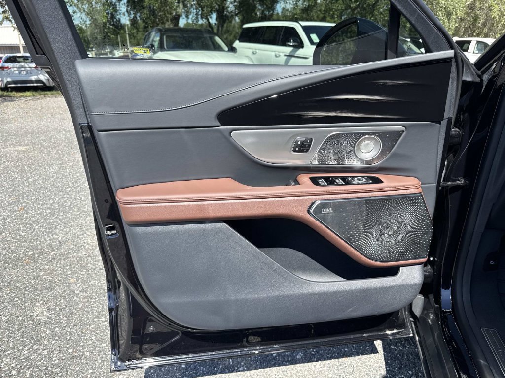 New 2026 Lincoln Nautilus Reserve AWD/4WD image 18