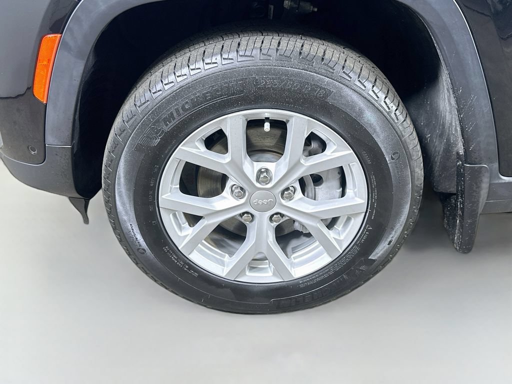 Used 2023 Jeep Grand Cherokee Limited w/ Luxury Tech Group II RWD image 8