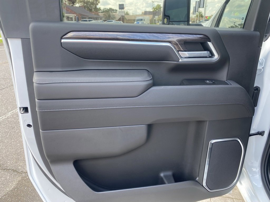 New 2025 Chevrolet Silverado 2500 LTZ w/ LTZ Convenience Package image 39