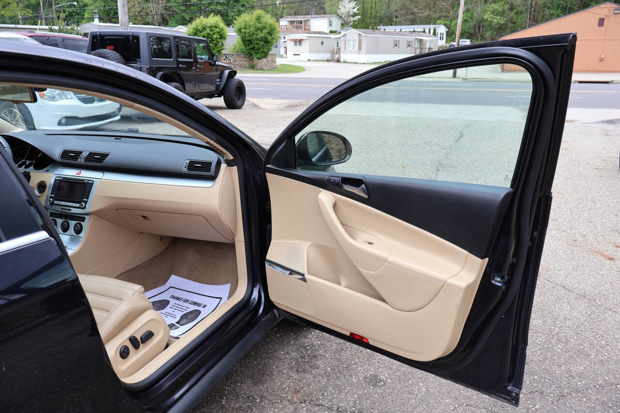 Used 2008 Volkswagen Passat VR6 FWD image 20