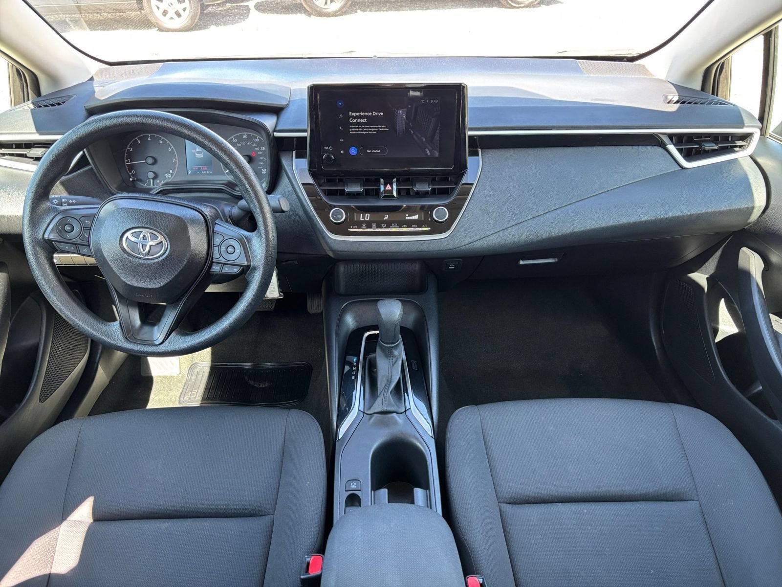 Used 2025 Toyota Corolla LE FWD image 32