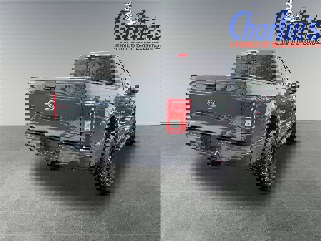 Used 2017 Ford F150 XLT w/ Equipment Group 302A Luxury image 4