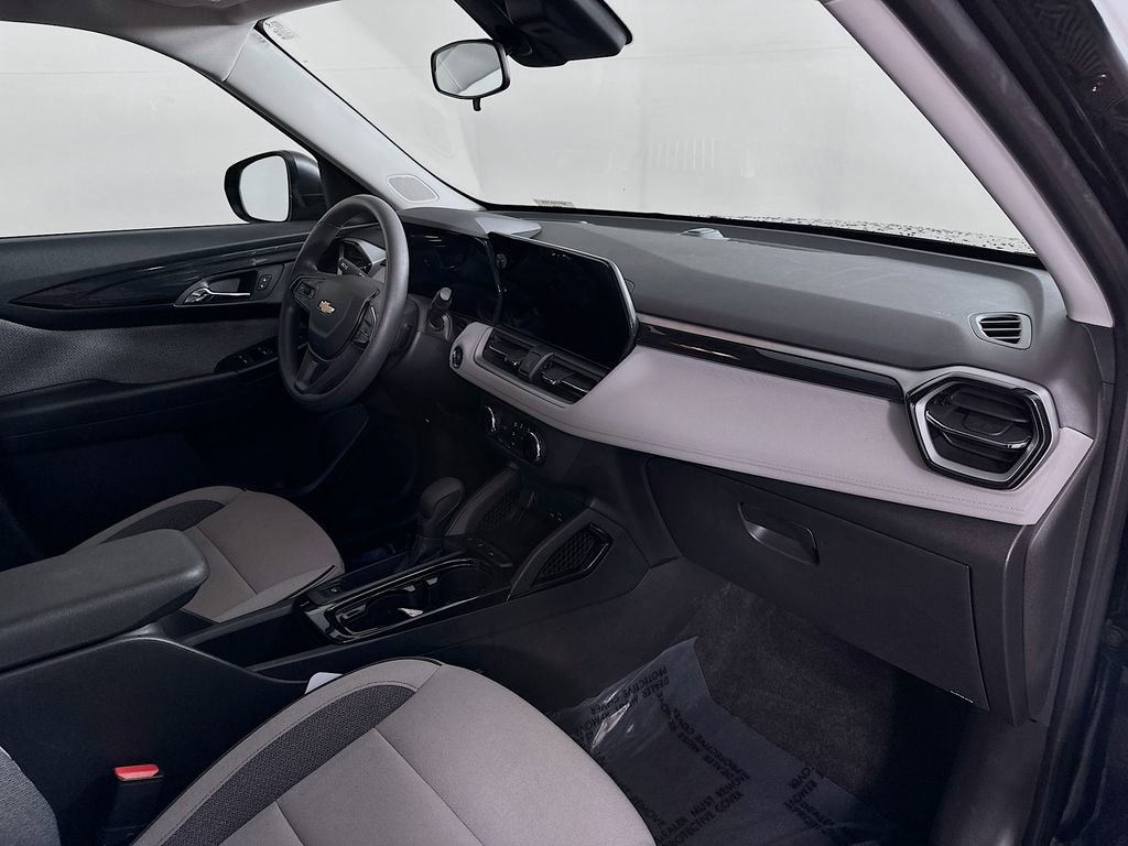 Used 2024 Chevrolet TrailBlazer LS w/ LS Convenience Package image 34