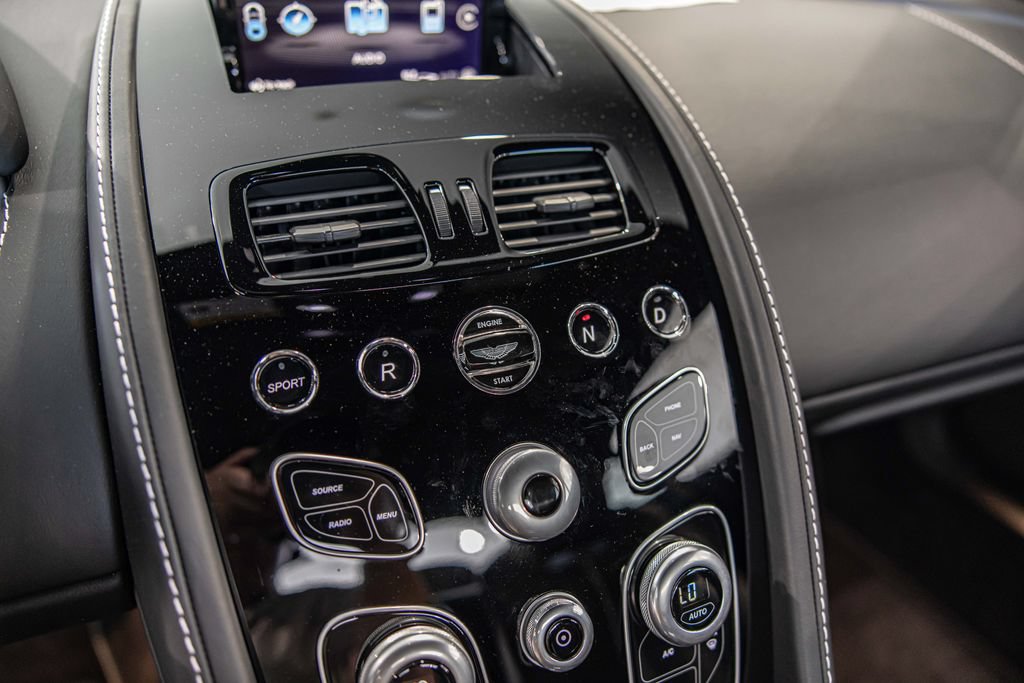 Used 2017 Aston Martin V12 Vantage S RWD image 27