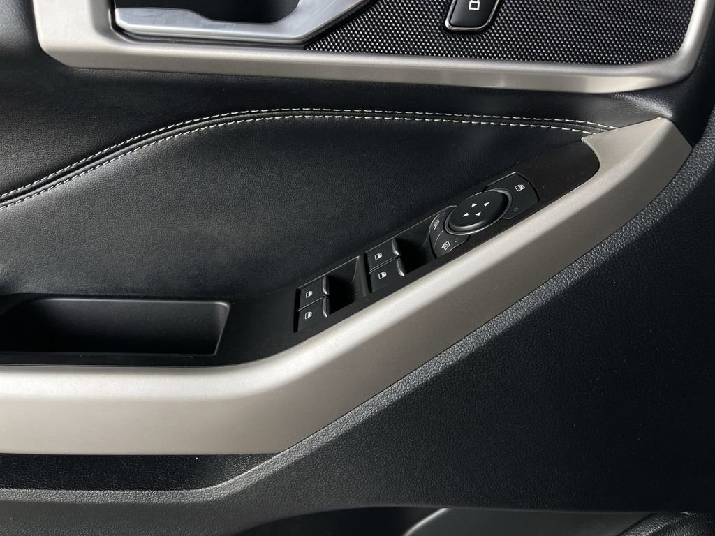 Used 2022 Ford Explorer XLT image 22