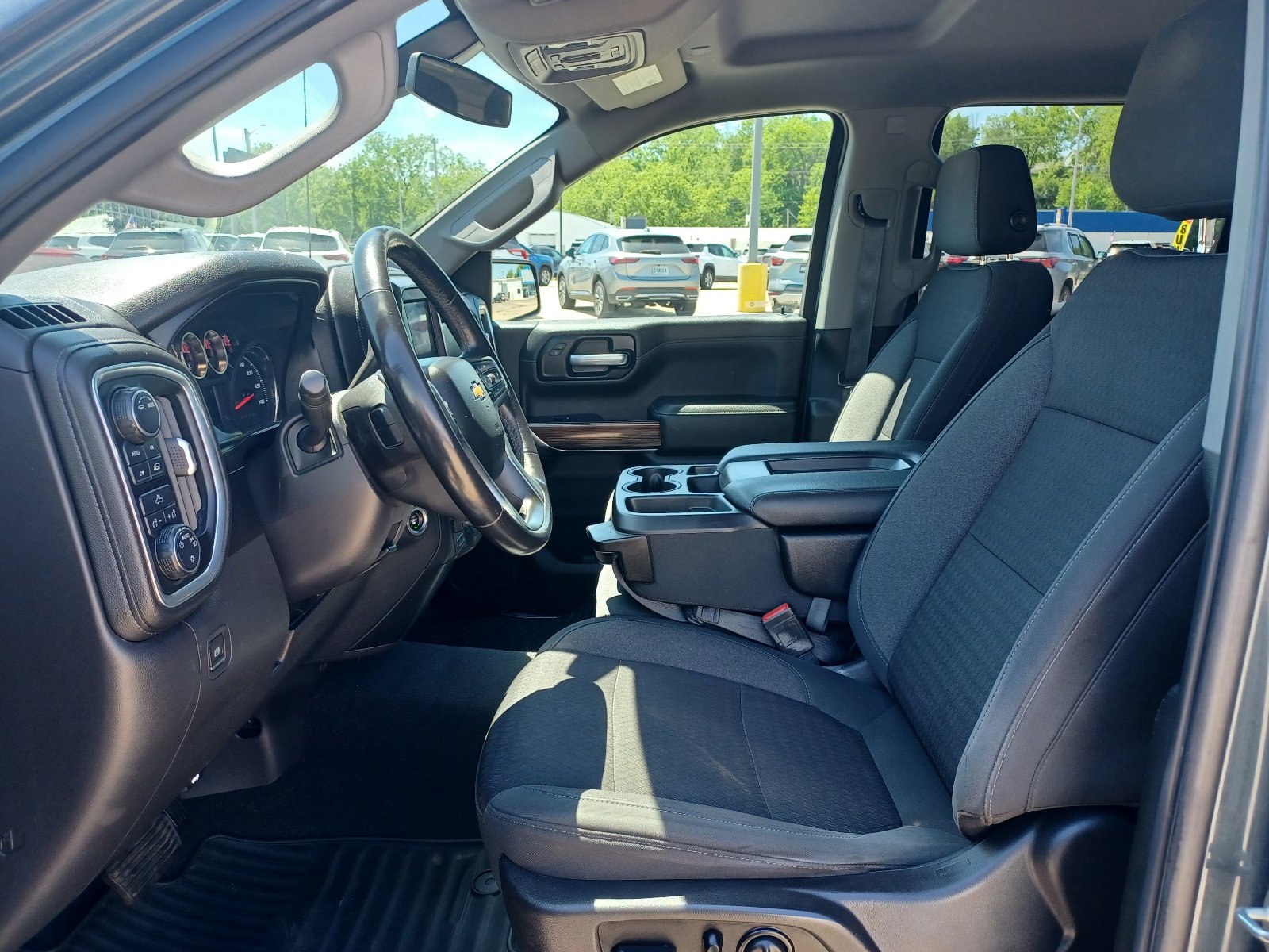 Used 2021 Chevrolet Silverado 1500 LT w/ Convenience Package II AWD/4WD image 10