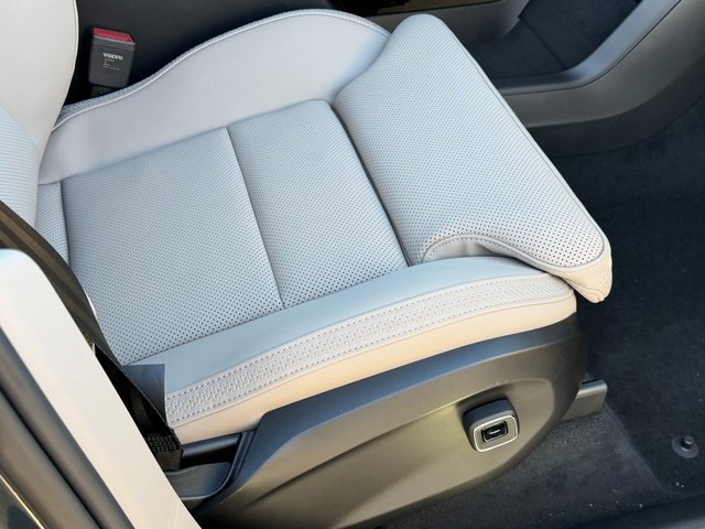 New 2025 Volvo EX90 Ultra w/ Protection Package Premier image 11
