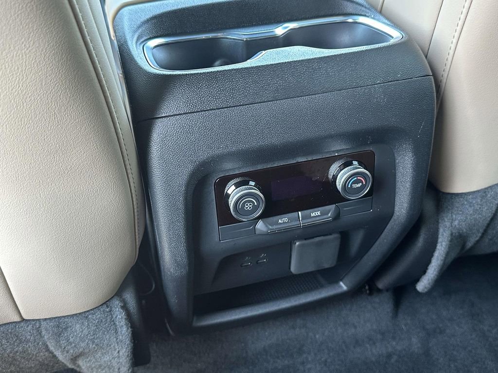 Certified 2025 Buick Enclave Preferred w/ Power Package image 13