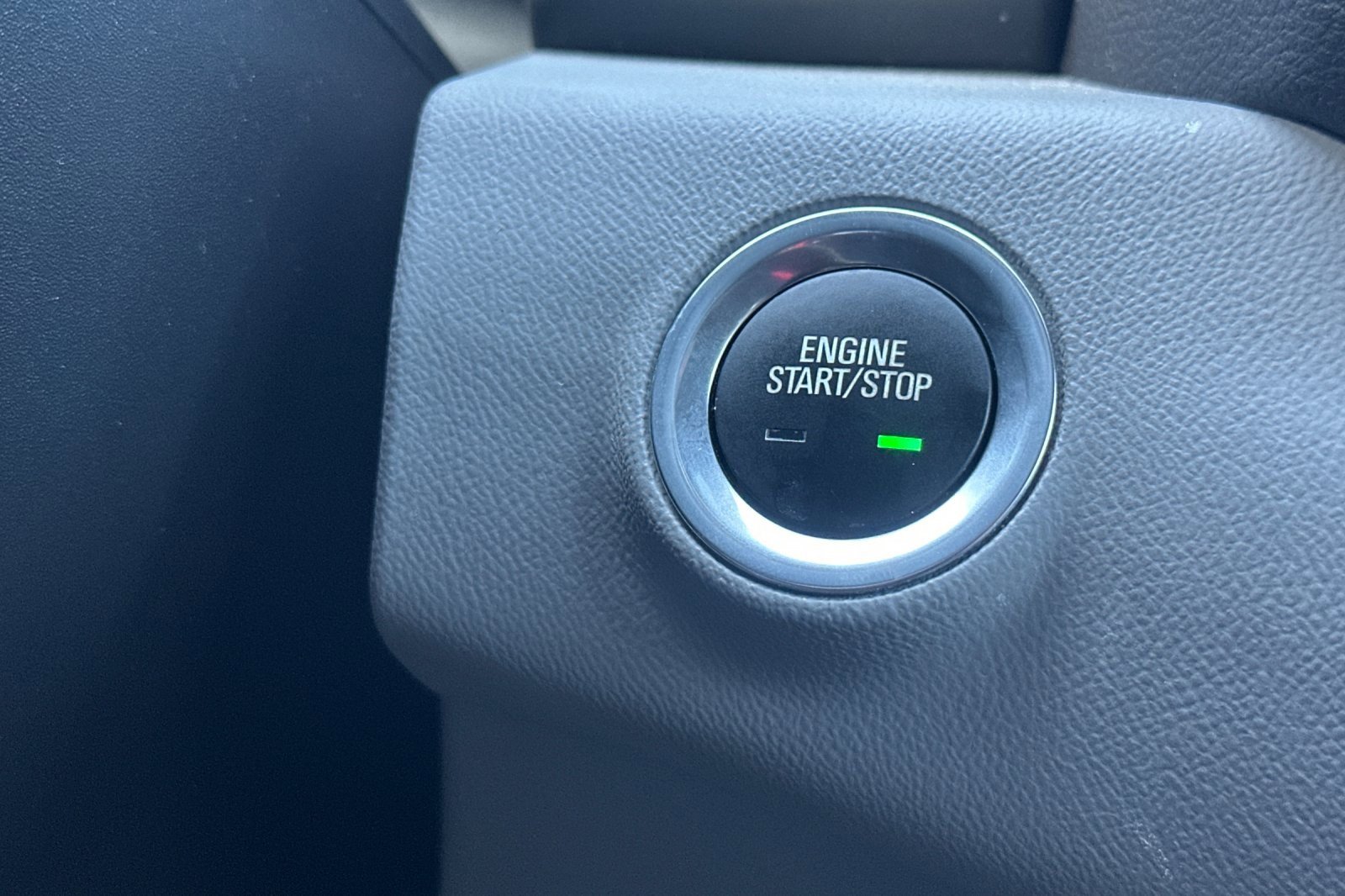 Used 2023 GMC Terrain SLE w/ Driver Convenience Package image 29