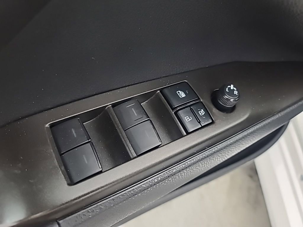 Used 2021 Toyota Camry LE image 22