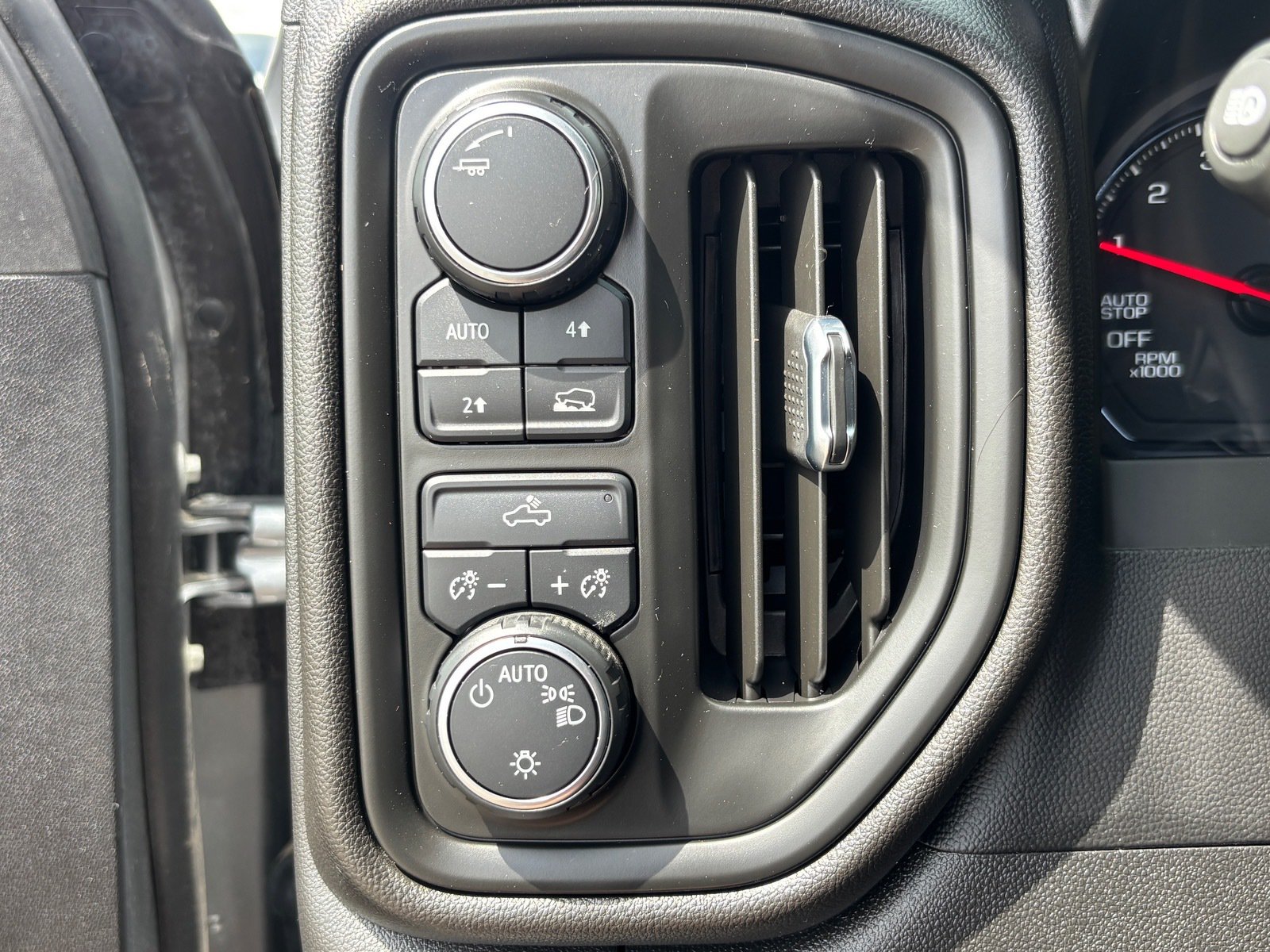 Used 2024 Chevrolet Silverado 1500 Custom w/ Turbomax Blackout Package AWD/4WD image 26