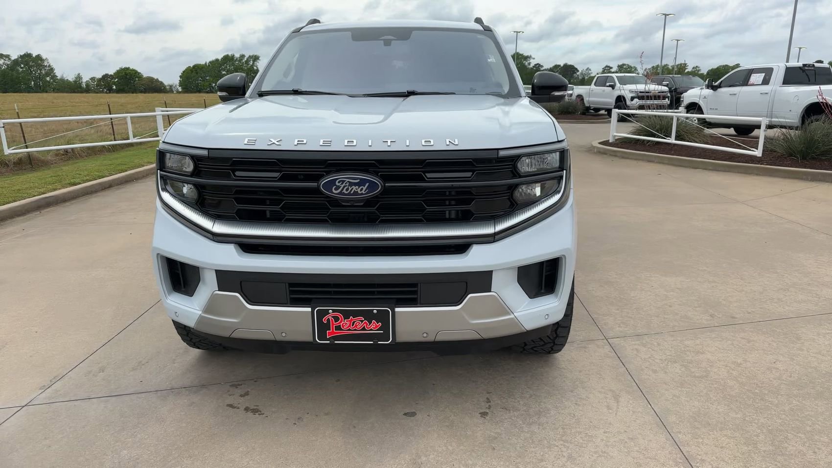 Used 2025 Ford Expedition Platinum AWD/4WD image 4