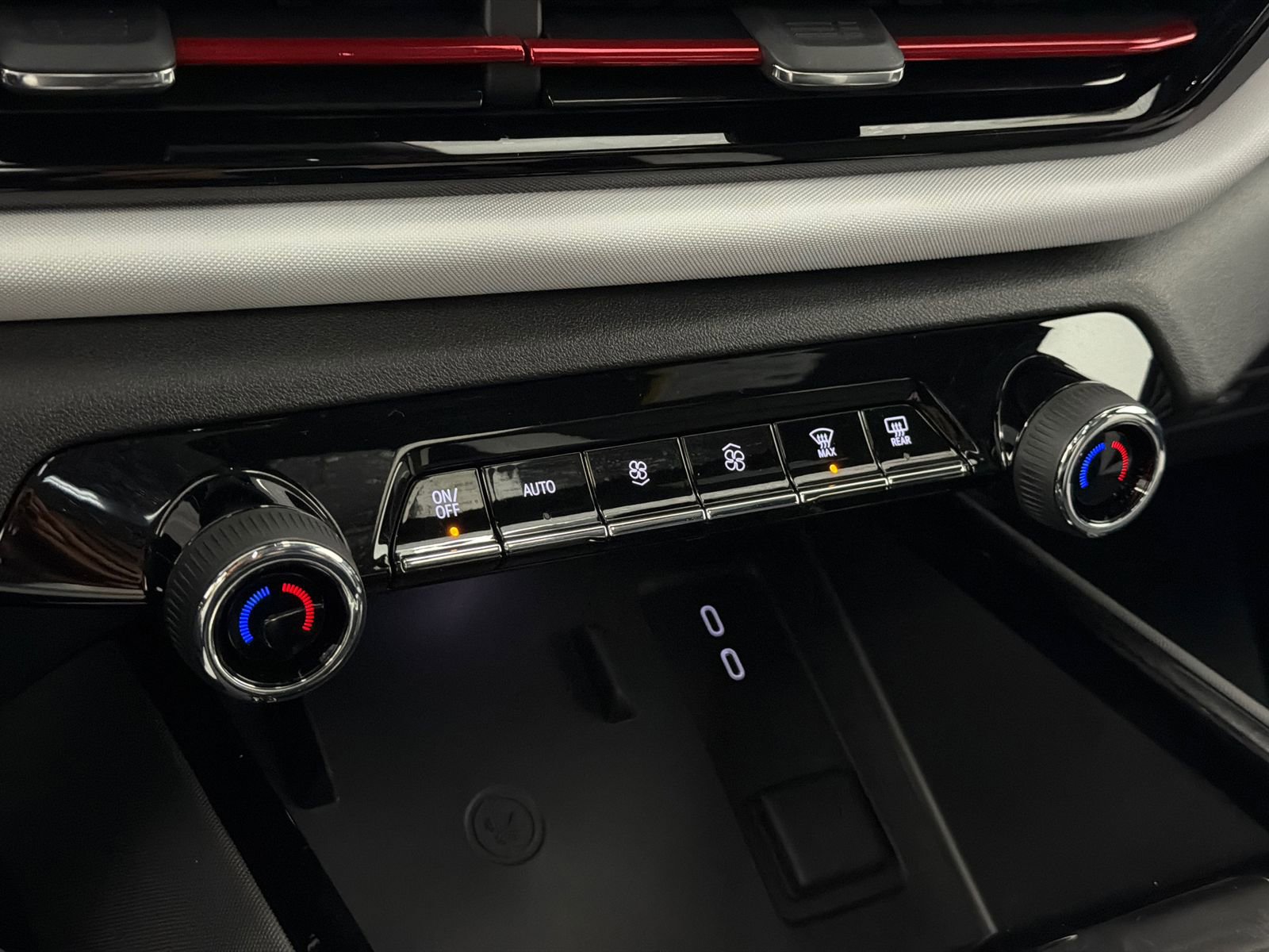 Used 2025 Chevrolet Silverado EV RST image 29