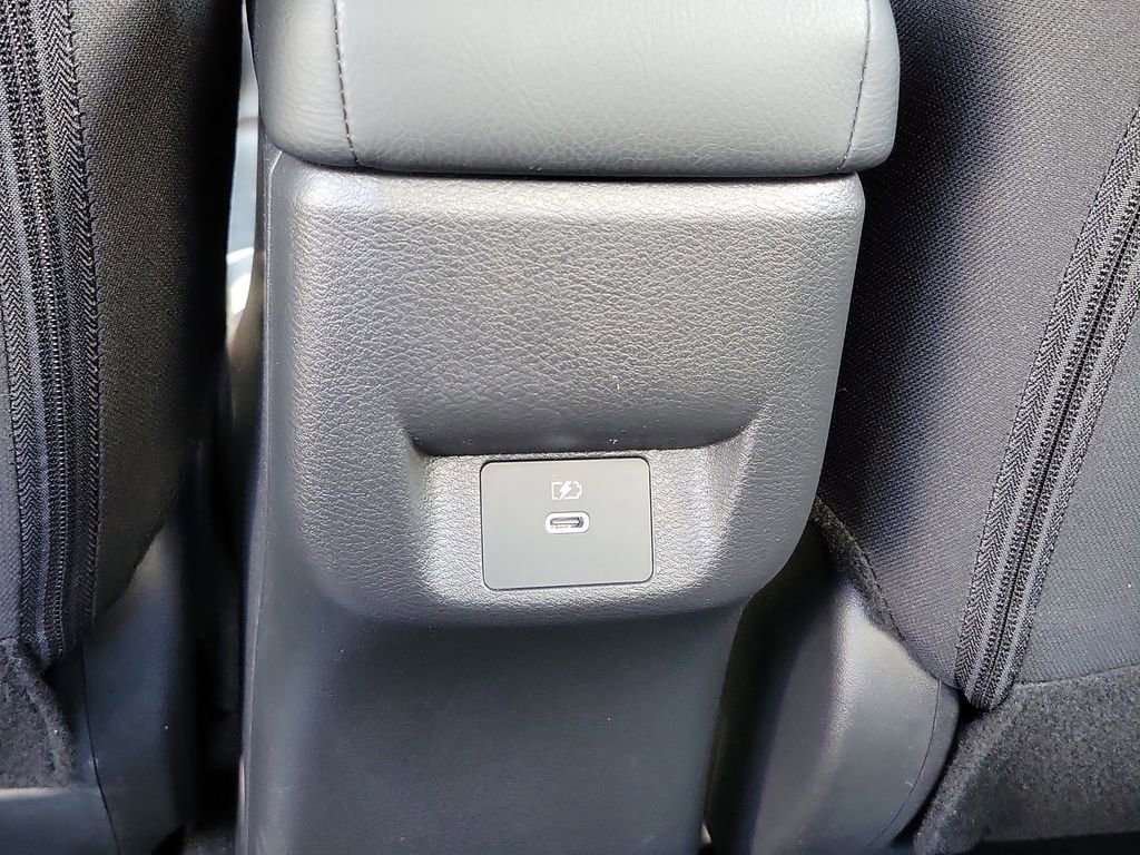 Used 2025 Nissan Versa SR w/ Trunk Package FWD image 18