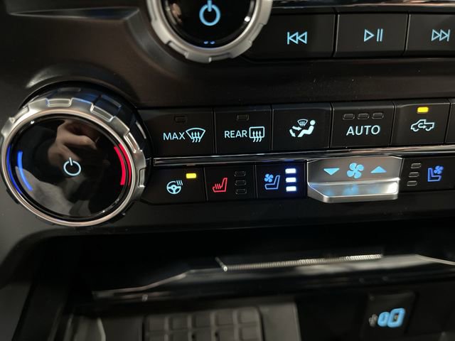 New 2026 Ford F350 Lariat w/ Black Appearance Package image 32