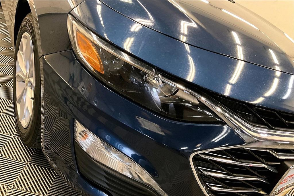 Used 2021 Chevrolet Malibu LT FWD image 26