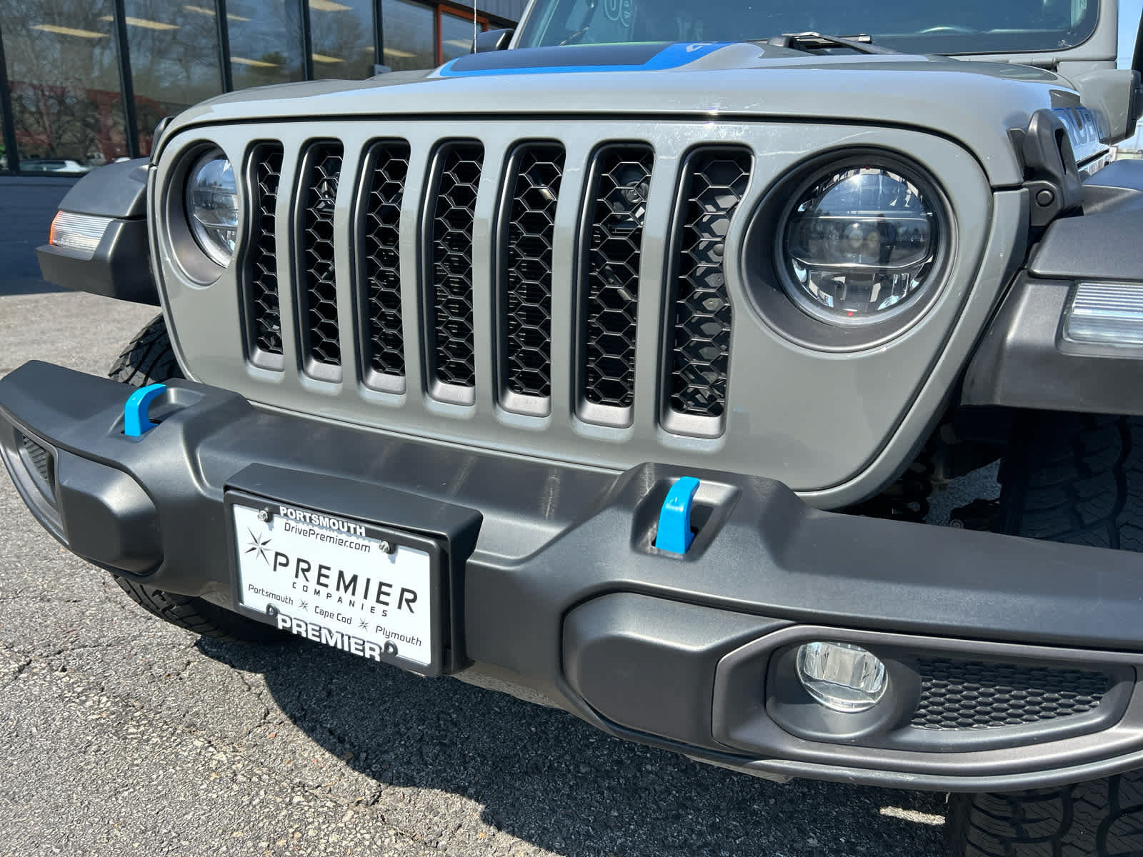 Used 2023 Jeep Wrangler Unlimited Rubicon 4xe w/ Cold Weather Group AWD/4WD image 11