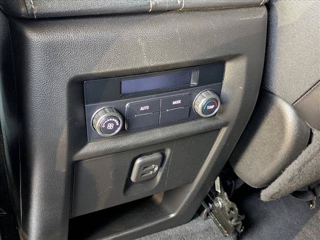 Used 2022 Chevrolet Traverse LT FWD image 16