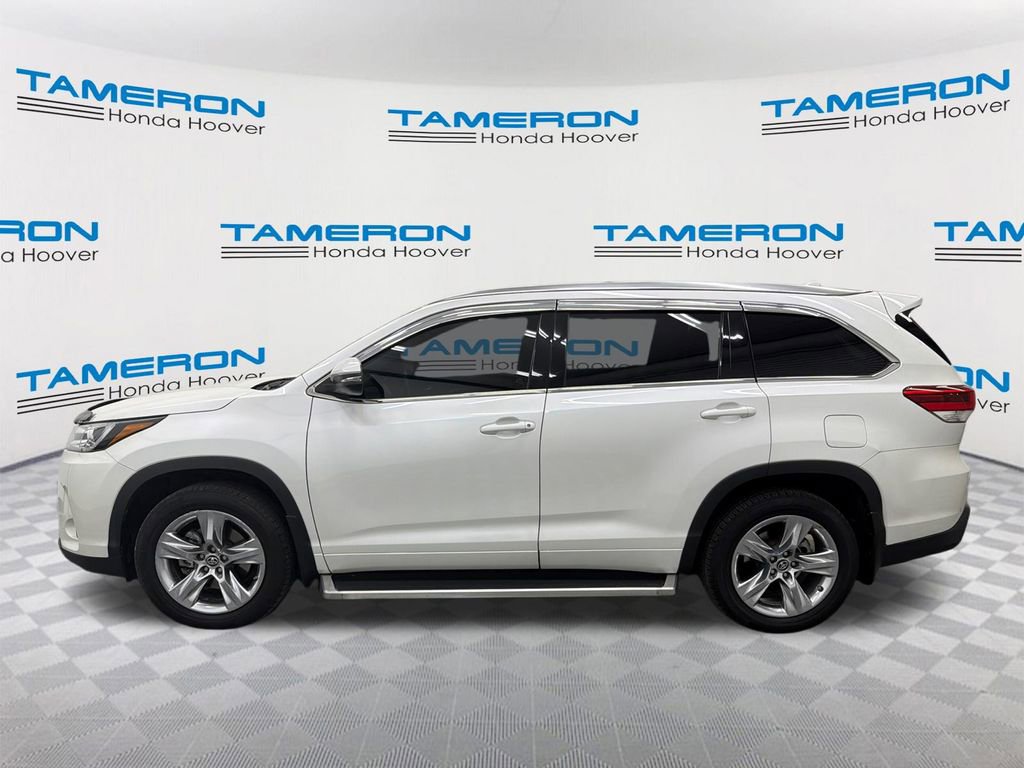 Used 2019 Toyota Highlander Limited FWD image 2