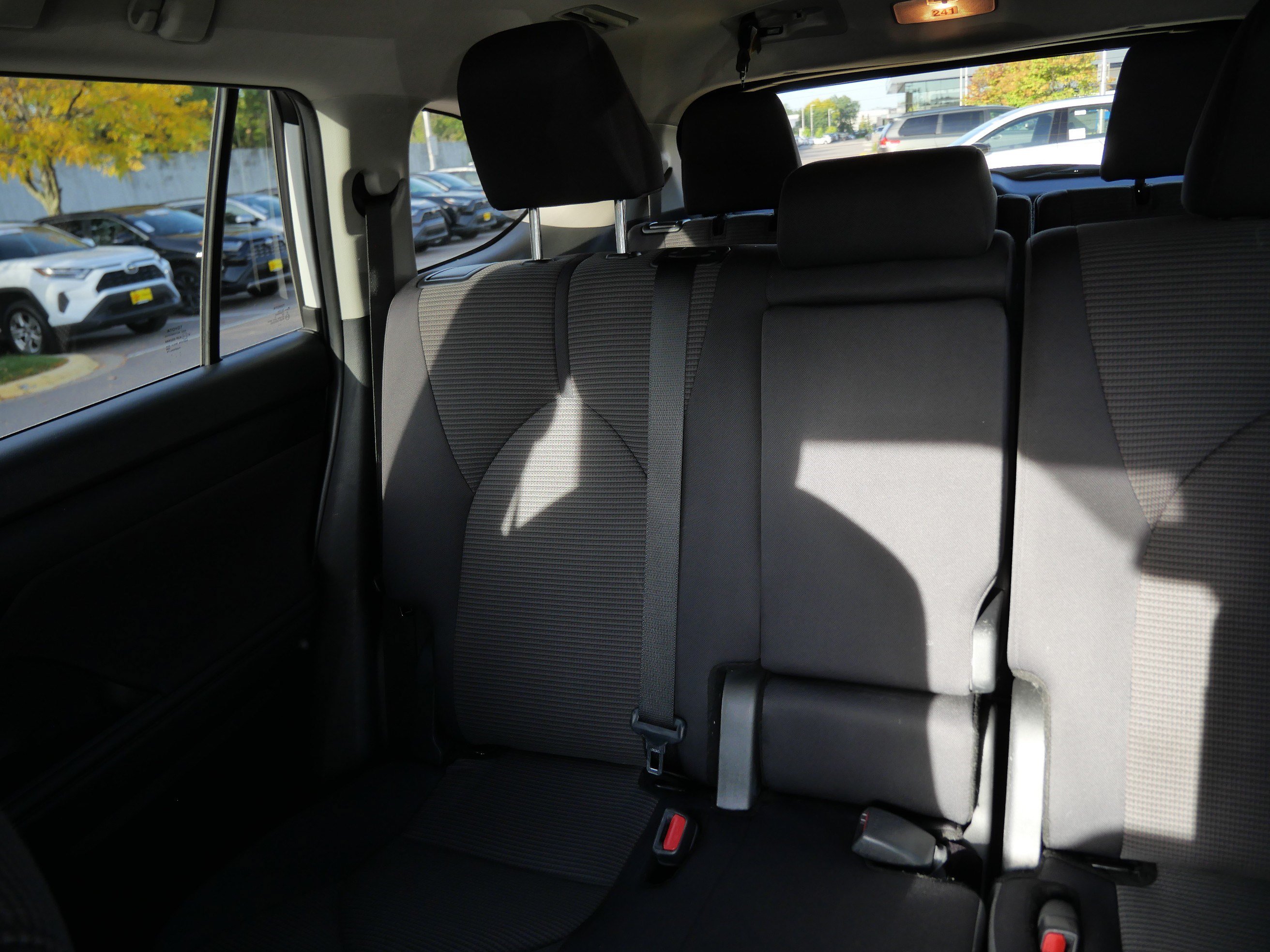 Used 2025 Toyota Highlander LE AWD/4WD image 12
