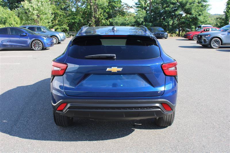 Used 2024 Chevrolet Trax LT w/ Driver Confidence Package FWD image 6