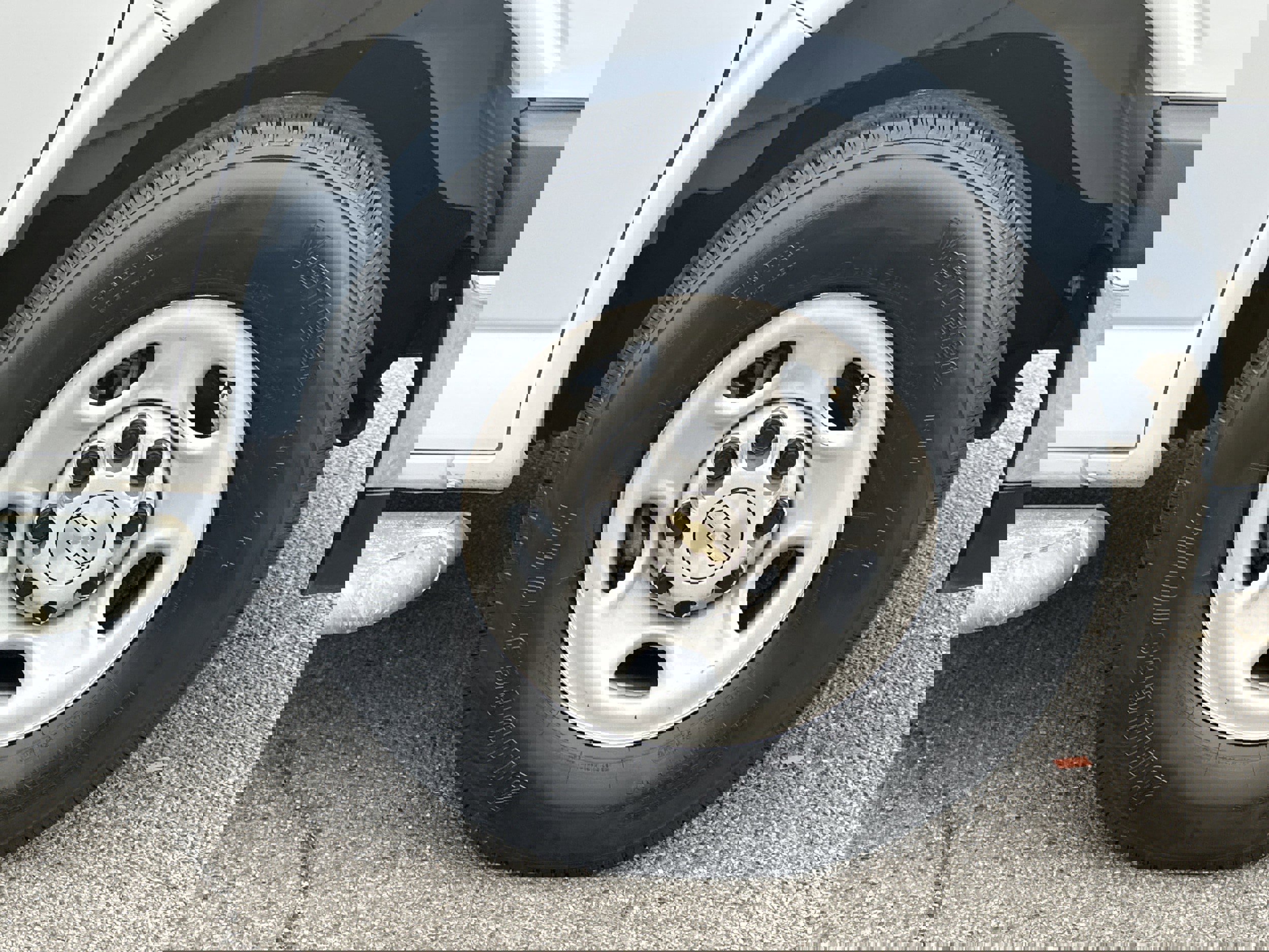 Used 2024 Chevrolet Express 2500 w/ Driver Convenience Package image 12