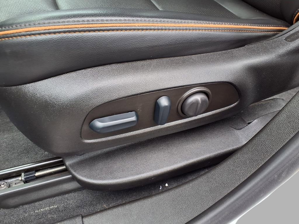 Used 2023 GMC Acadia AT4 w/ Technology Package image 23