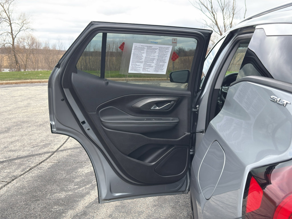 Used 2024 GMC Terrain SLT w/ Infotainment Package II AWD/4WD image 36