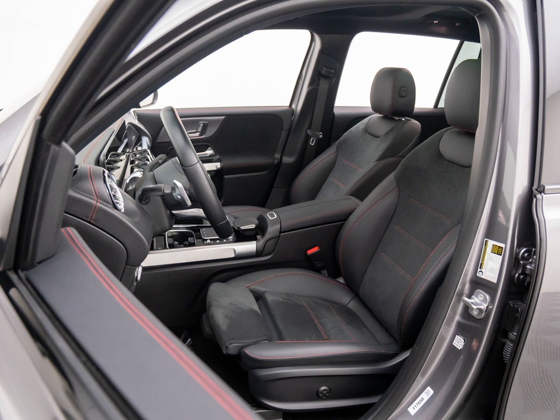 Certified 2023 Mercedes-Benz EQB 300 4MATIC image 16