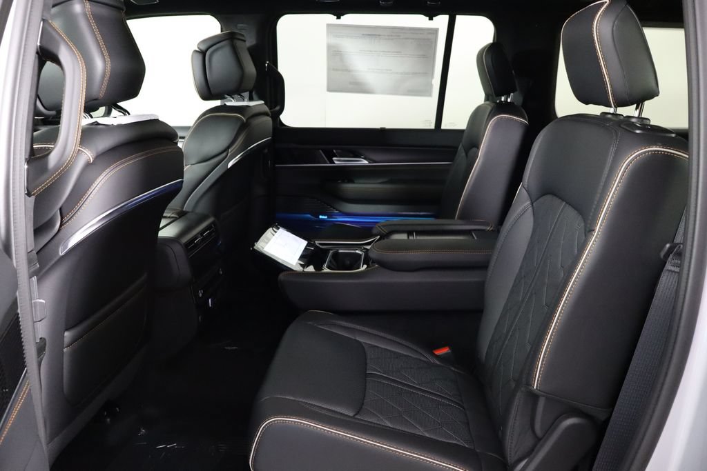 New 2026 Jeep Grand Wagoneer L Summit AWD/4WD image 16