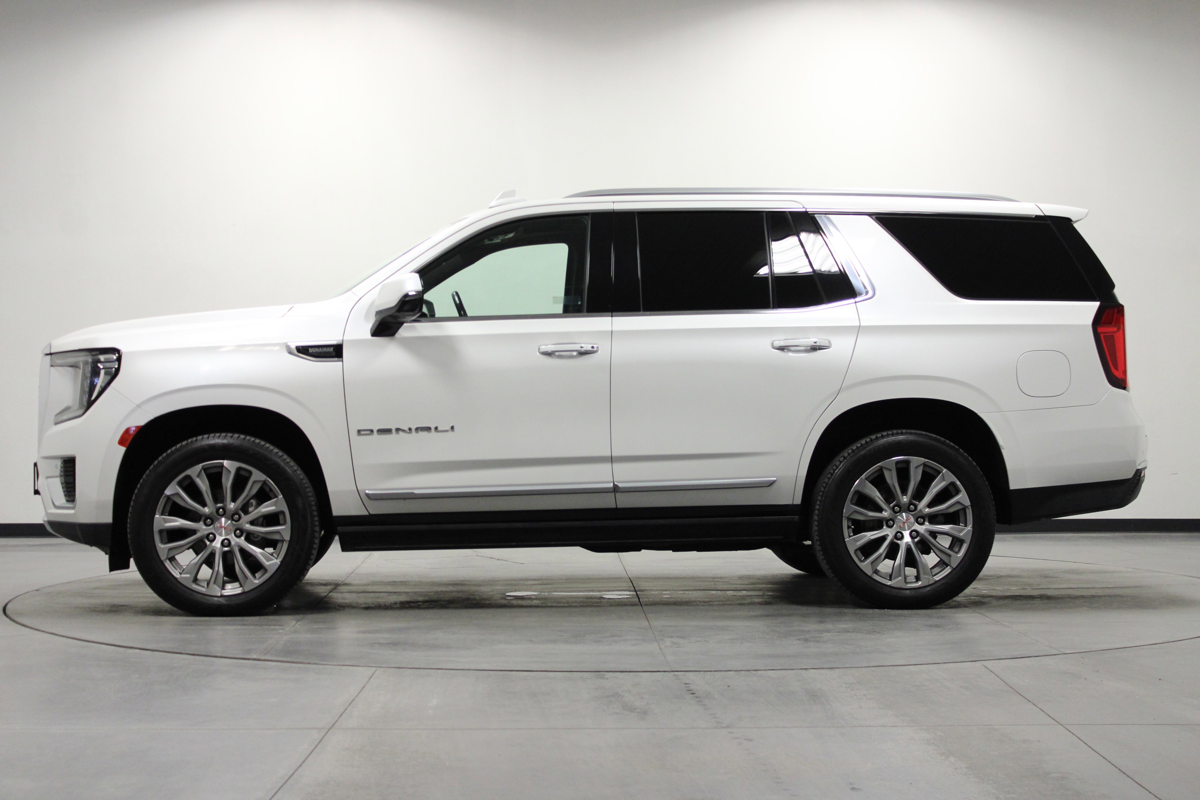 Used 2021 GMC Yukon Denali w/ Denali Premium Package image 7