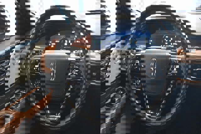 Used 2021 Lincoln Aviator Reserve w/ Equipment Group 201A image 26