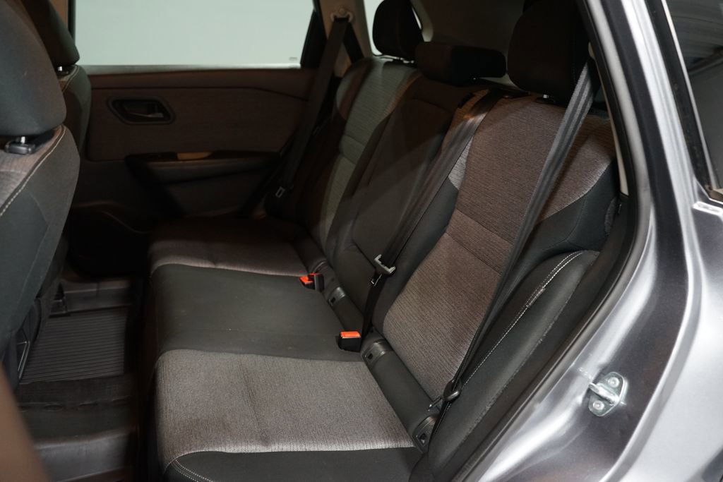Used 2021 Nissan Rogue S image 27