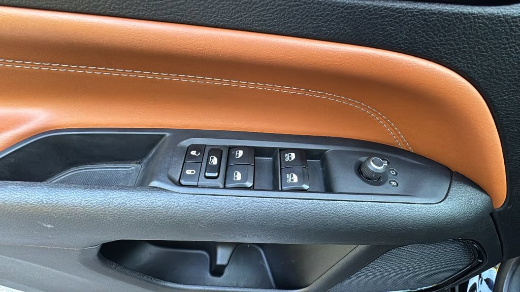 Used 2024 Jeep Compass Limited AWD/4WD image 13