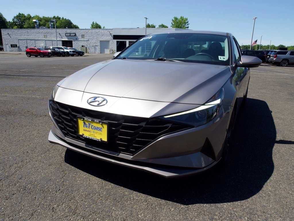 Used 2023 Hyundai Elantra SEL