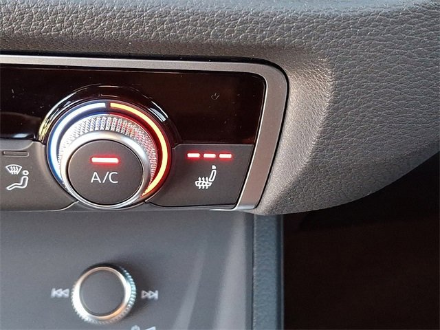 New 2025 Audi Q3 2.0T Premium image 17