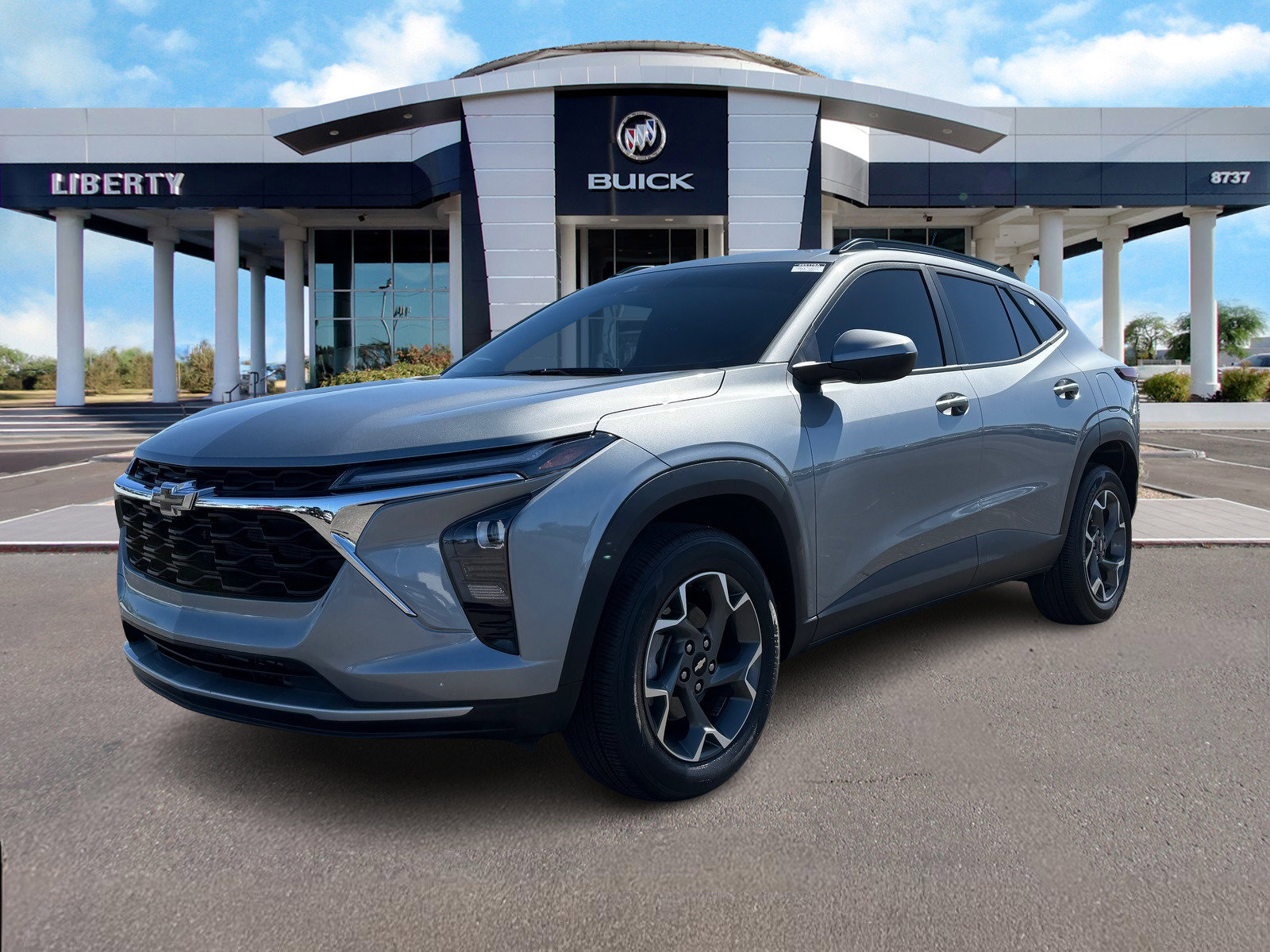 Used 2025 Chevrolet Trax LT w/ Driver Confidence Package image 7