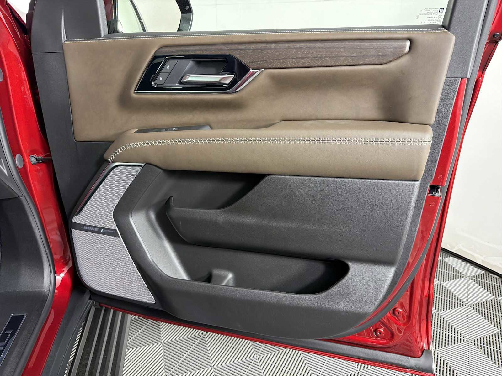 New 2026 GMC Yukon Denali Ultimate AWD/4WD image 14