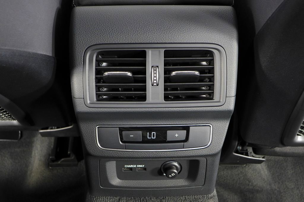 Used 2023 Audi Q5 e Premium Plus w/ Premium Plus Package AWD/4WD image 24