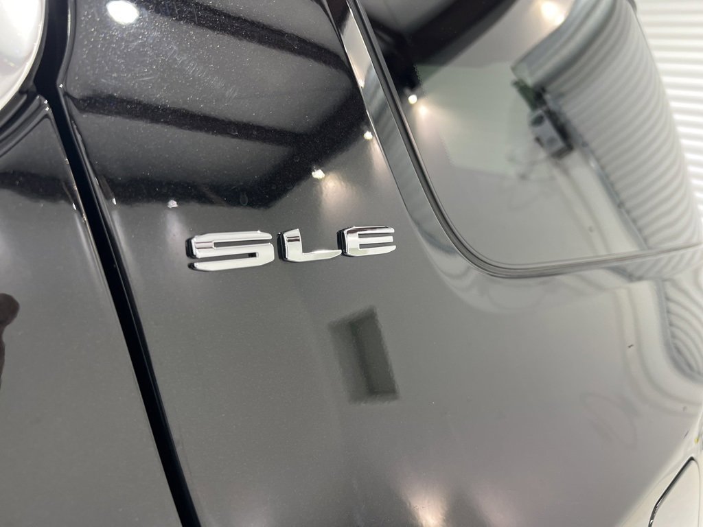 Used 2023 GMC Acadia SLE w/ LPO, Floor Liner Package image 27