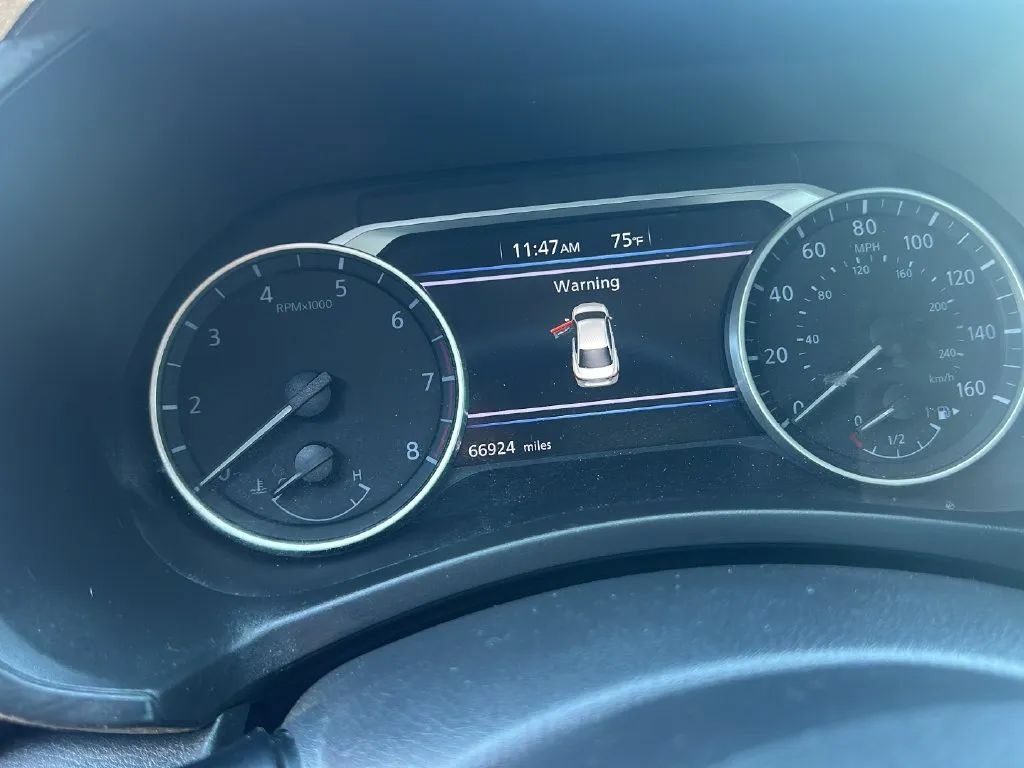 Used 2021 Nissan Sentra SV FWD image 13