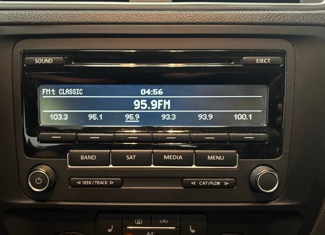 Used 2015 Volkswagen Jetta SE FWD image 31