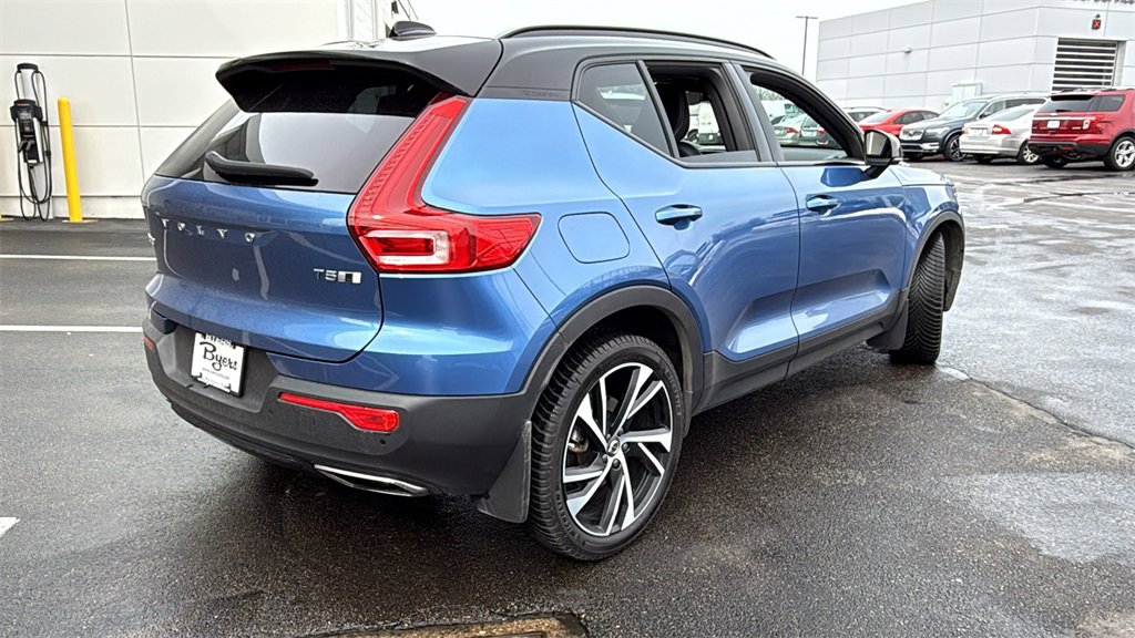 Used 2020 Volvo XC40 T5 R-Design w/ Protection Package Premier image 3