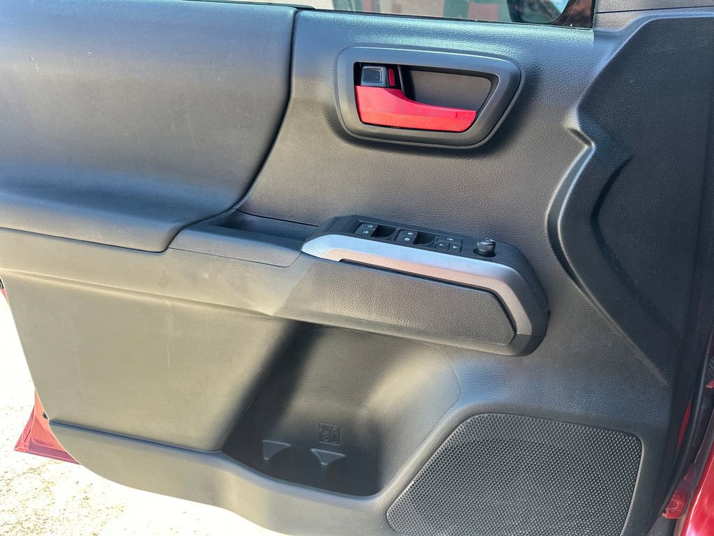 Used 2021 Toyota Tacoma TRD Off-Road w/ Technology Package AWD/4WD image 14