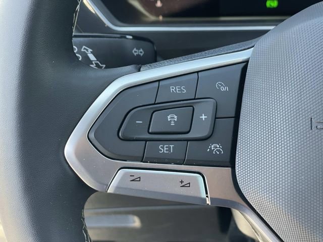 Used 2023 Volkswagen Tiguan SE AWD/4WD image 8