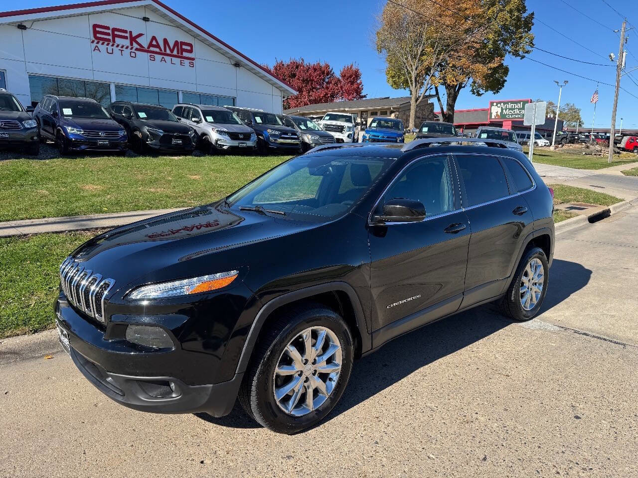 Used 2017 Jeep Cherokee Limited image 1
