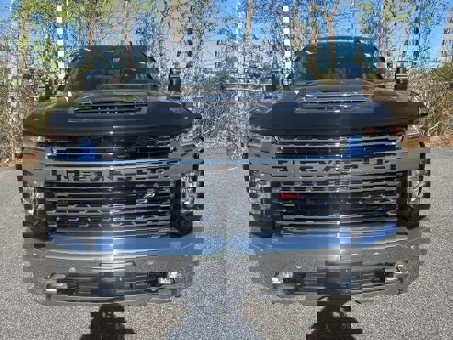 Used 2022 Chevrolet Silverado 2500 LTZ w/ LTZ Premium Package image 3