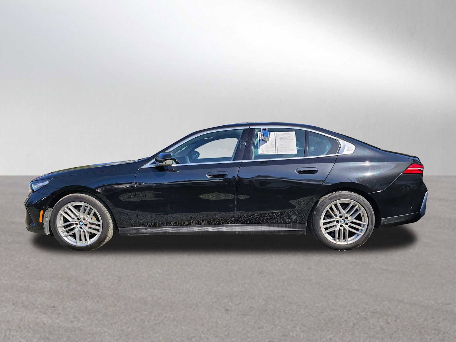 Used 2025 BMW 530i xDrive AWD/4WD image 6